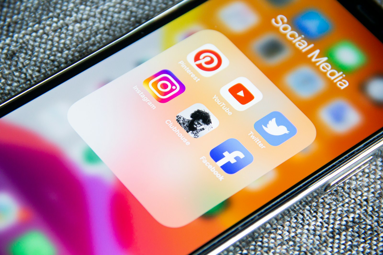 Колко струва рекламата във Facebook и Instagram през 2026